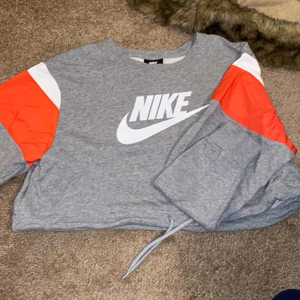 Nike cropped crewneck